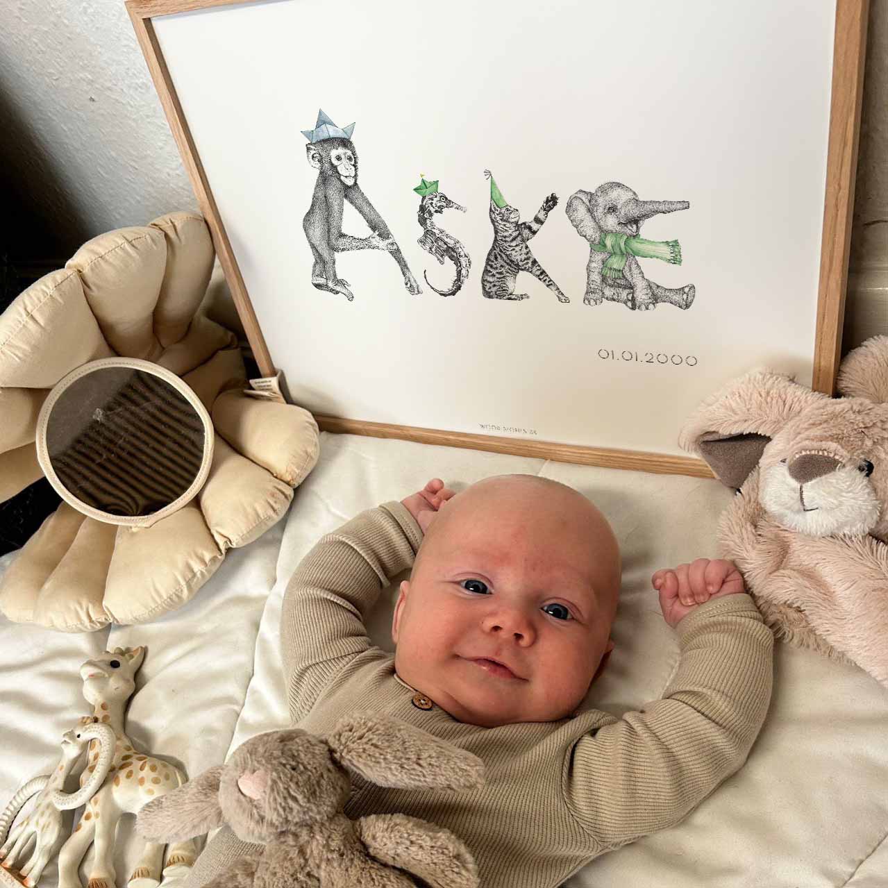 Navneplakat med dyr - Aske illustration til børneværelse - WOOD STORIES DK